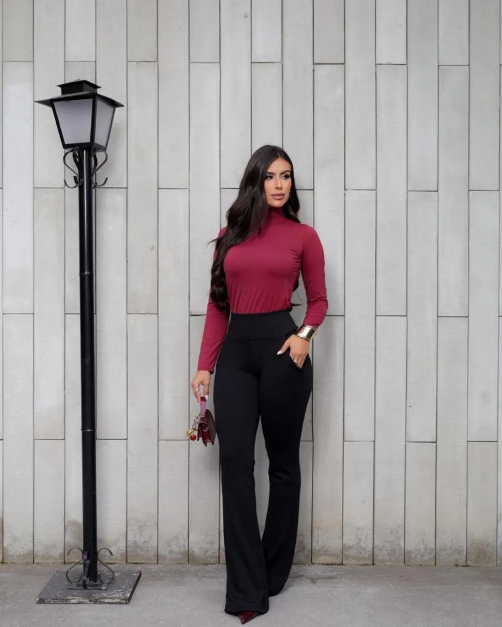calça flare preta
